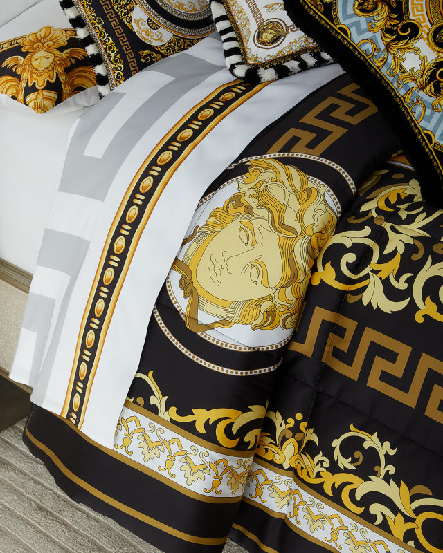 Medusa Gala King Comforter